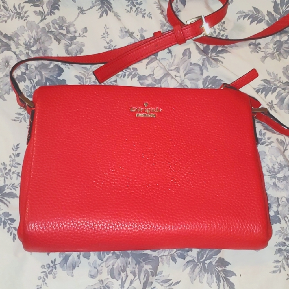 Super cute Kate Spade crossbody bag